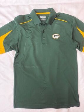 Green Bay Packers Men’s Green Polo Shirt with Yellow Accents - Medium